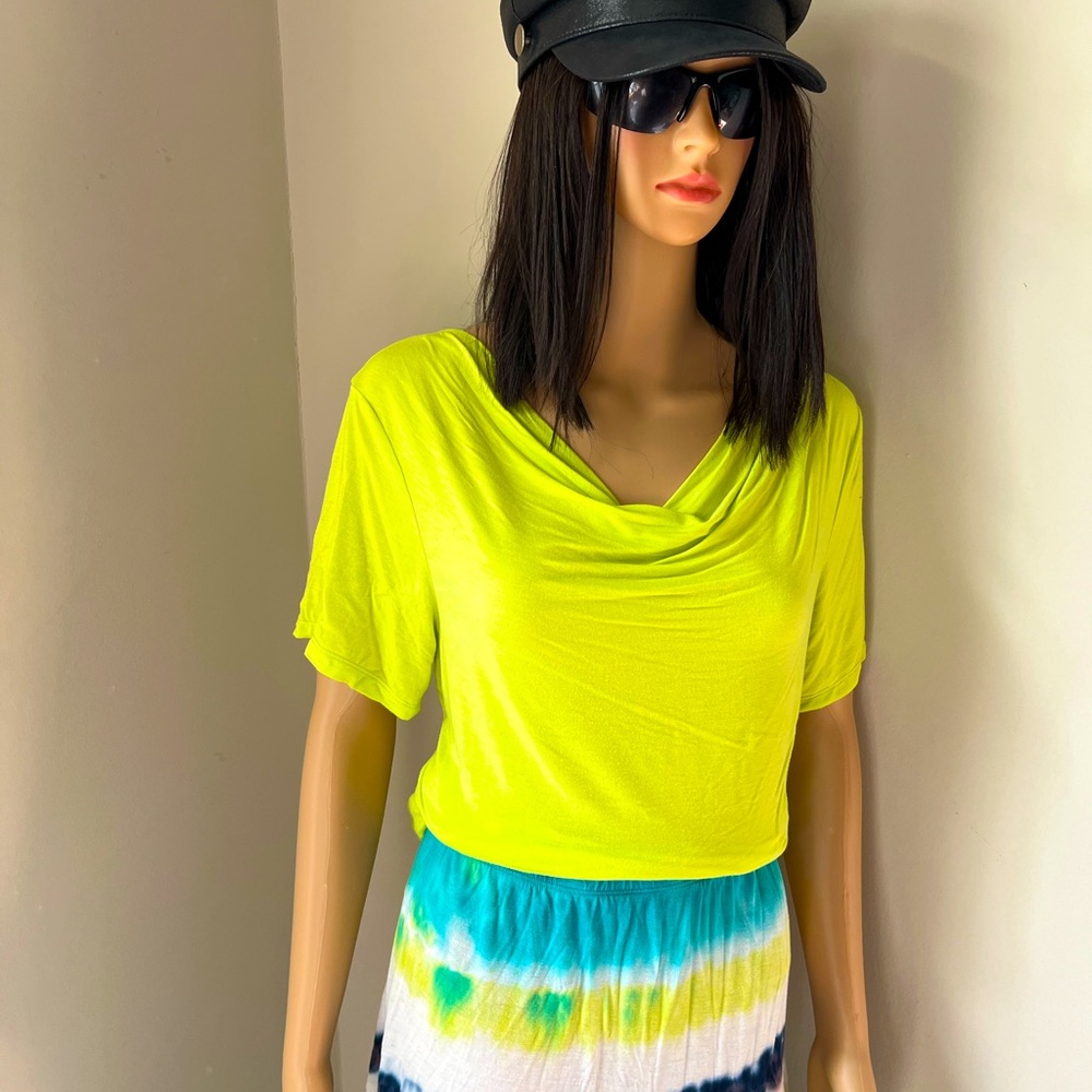 Ladies colorful high low skirt set size L.